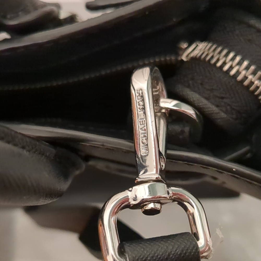 Michael Kors Dillon Satchel in black - Picture 10 of 14